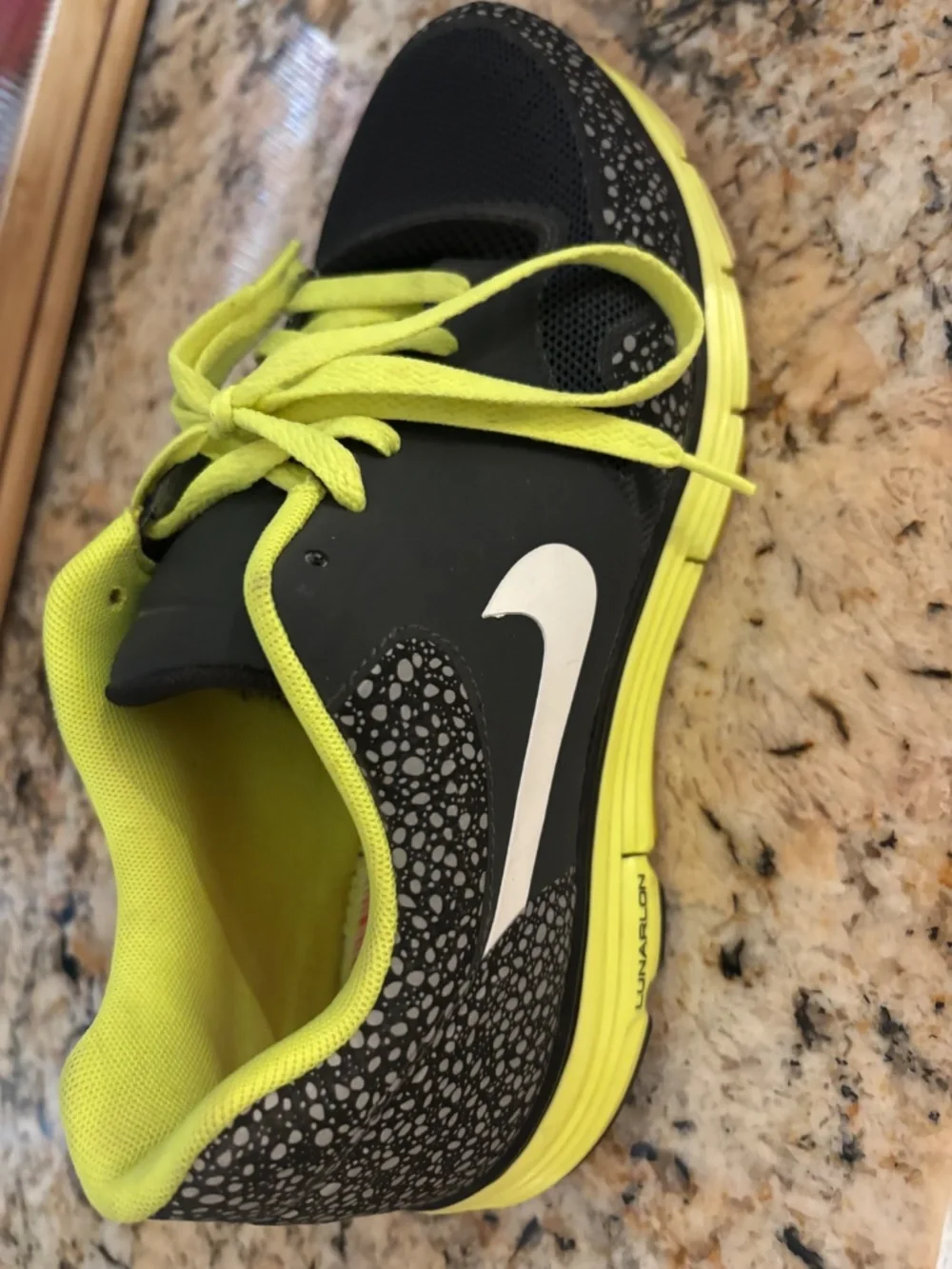 Nike - Picture 4 of 5